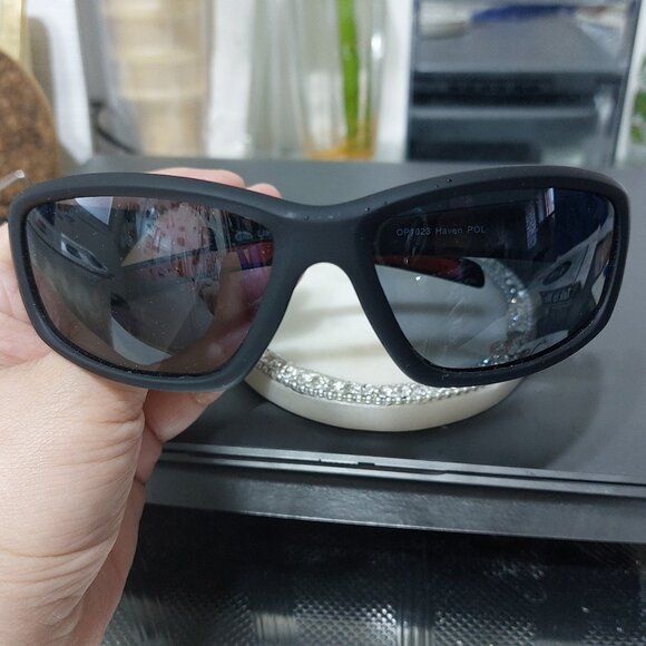 Foster Grant Sunglasses Black Red Multi Toned Colors - Picture 1 of 5